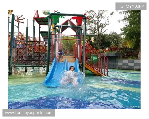 “水上救生：三叉湖游泳馆的极速反应与精准救援”